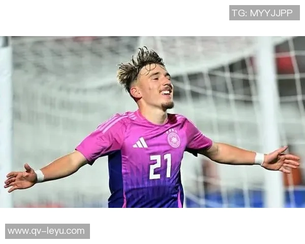 德U21主帅称赞卡尔需学会边路跑动以创造更多进攻空间 德U21主帅称赞卡尔需学会边路跑动以创造更多进攻空间