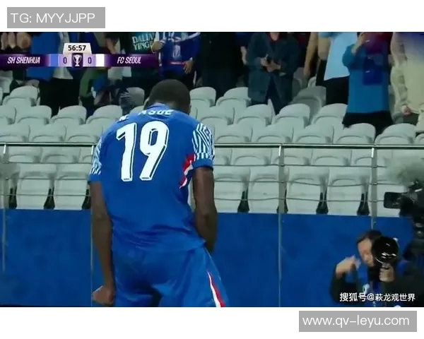 林加德精准直塞助攻杜甘季奇怒射被薛庆浩神勇扑出 林加德精准直塞助攻杜甘季奇怒射被薛庆浩神勇扑出