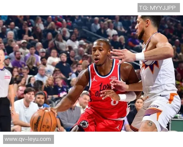 快船邓恩称赞保罗职业素养观察其比赛对自己成长助益良多