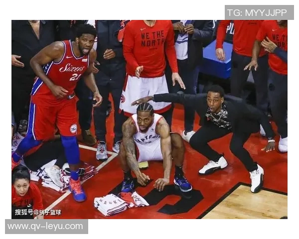 小卡主动要求下场膝盖遭科林斯重击引发关注 小卡主动要求下场膝盖遭科林斯重击引发关注