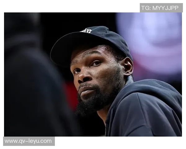 火箭队训练日常曝光杜兰特单打技艺提升申京专注低位技术磨练